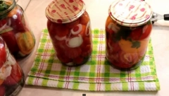 SAČUVAJTE LETO U TEGLI Paradajz salata - savršena zimnica bez konzervansa