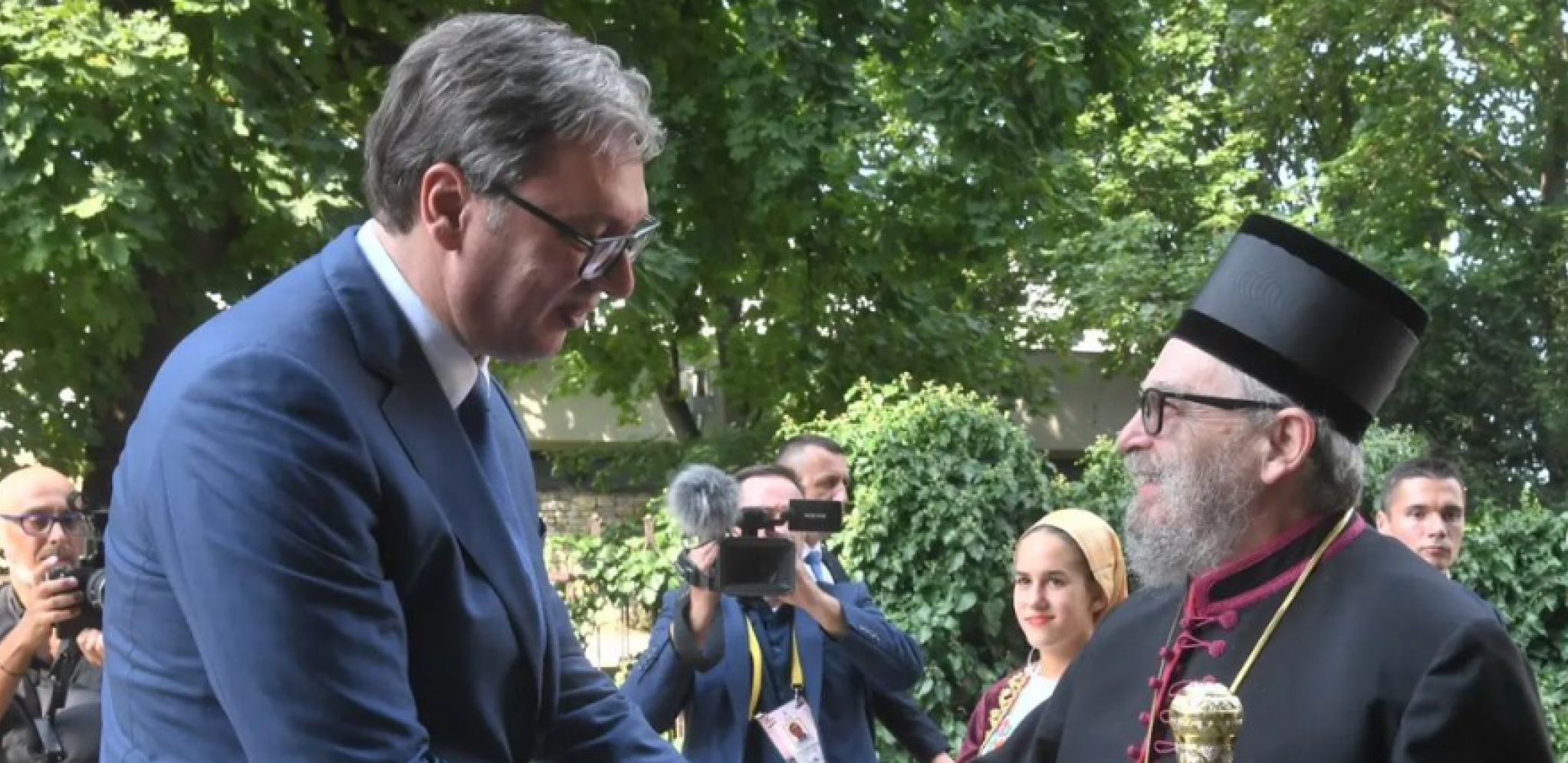 OGLASIO SE VUČIĆ IZ MAĐARSKE Predsednik Srbije na sastanaku sa episkopom budimskim Lukijanom (FOTO)