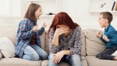 OTAC PEĐA METODAMA ZA KAŽNJAVANJE DECE ZAPALIO INTERNET Ako ne sluša uzmeš mu telefon na dan, ako vrišti, kažeš: sad nema 5 dana