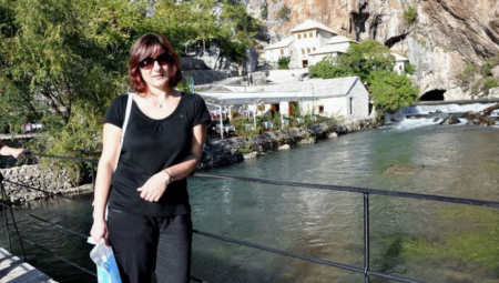 "MAJKU SU MI SILOVALI ROĐACI DOK JE IMALA 15 GODINA" Strašna ispovest Zemine iz Bosne: "Rođena sam iz incesta"