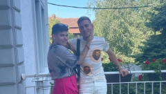 PRVI GEJ PAR ULAZI U ZADRUGU? Tokom lekarskog pregleda se grlili i milovali, Alo! ekskluzivno došao u posed intimnih fotki!