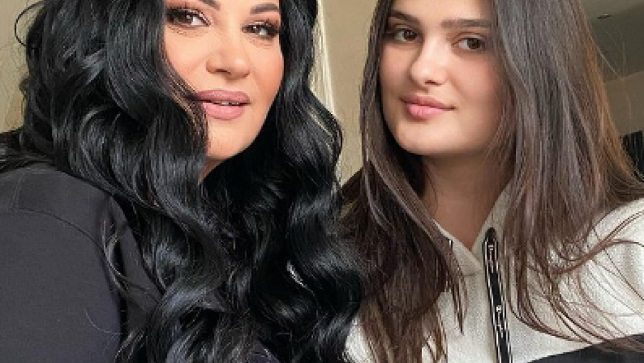 ĆERKA JEDINICA UCENJUJE POZNATU PEVAČICU Jana ostala bez teksta kad je čula čime je jedinica uslovljava