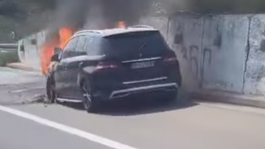 PLANUO AUTOMOBIL NA VOŽDOVCU! Požar šokirao meštane (VIDEO)