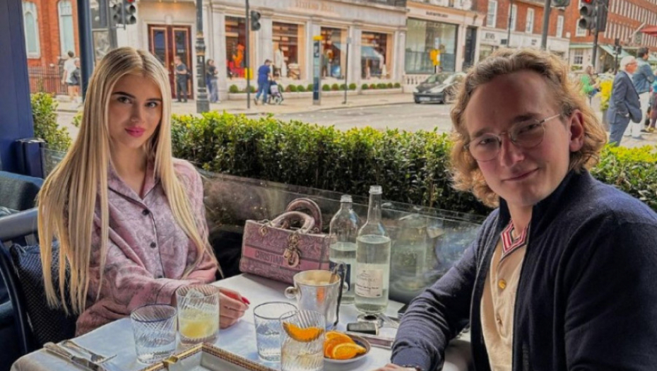 ĆERKA ŽELJKA MITROVIĆA OD BIZNISMENA DOBILA SKUPOCENI POKLON Košta čitavo bogatstvo, isplivale i njihove privatne fotke! (FOTO)