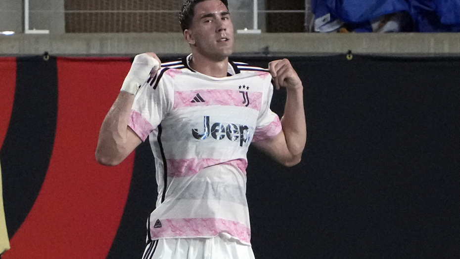 VRATIO SE KALČO, VRATIO SE RASPUCANI VLAHOVIĆ Juventus ubedljivo počeo novu sezonu, Srbin strelac i asistent za "staru damu"