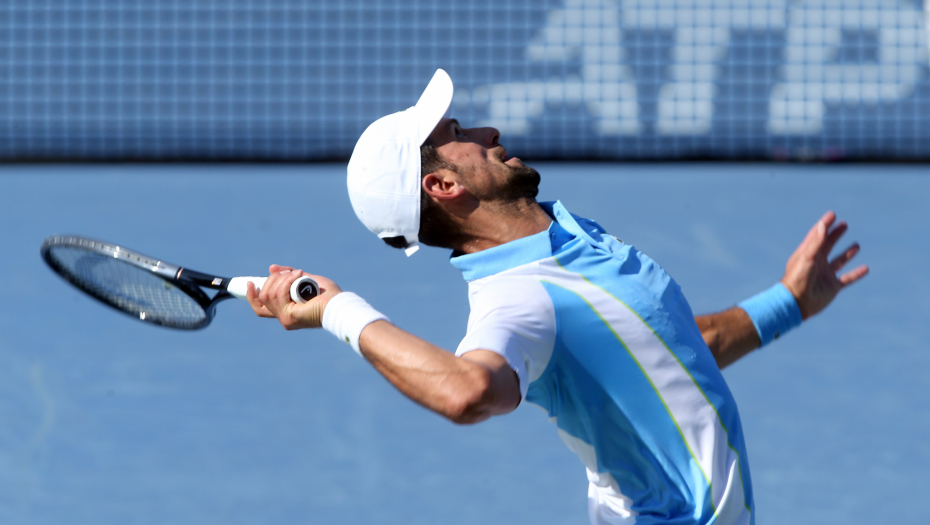 MOŽDA JE 16 GODINA MLAĐI, ALI... Pogledajte magiju koju je izveo Đoković, Alkaraz ostao u čudu (VIDEO)