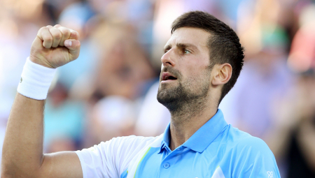 GLEDALA SAM NOVAKA KAKO ODBIJA DA SE PREDA MAFIJI... Reči najveće Đokovićeve navijačice obilaze planetu