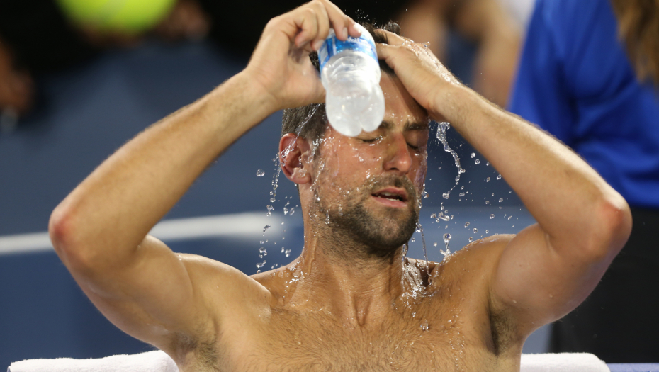 TOTALNI HIT Nole se skinuo, a onda su iz publike krenuli urlici, neko će dugo pamtit ovaj dan (VIDEO)