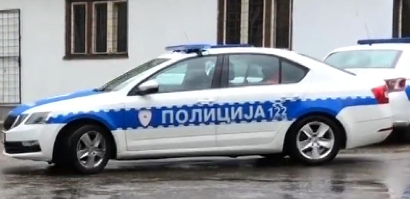 MUŽ PREBIO ŽENU NA TERASI U VALJEVU Jeziv snimak, ona nepomično leži, policije ga odmah uhapsila