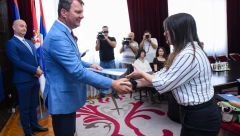 Mirović: Najboljim diplomiranim studentima plaćena stručna praksa u trajanju od 12 meseci u pokrajinskim institucijama