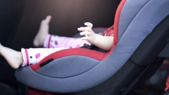 BEBA UMRLA OD VRUĆINE U KOLIMA Vaspitači su je zatvorili, roditelji besni traže odgovore