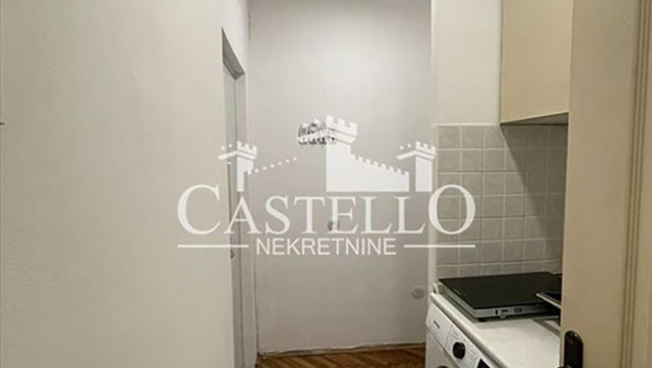 JE LI OVO REALNO? Za 19 kvadrata u centru BG traže 80.000 evra, a zovu ih “garsonjera s dnevnom”