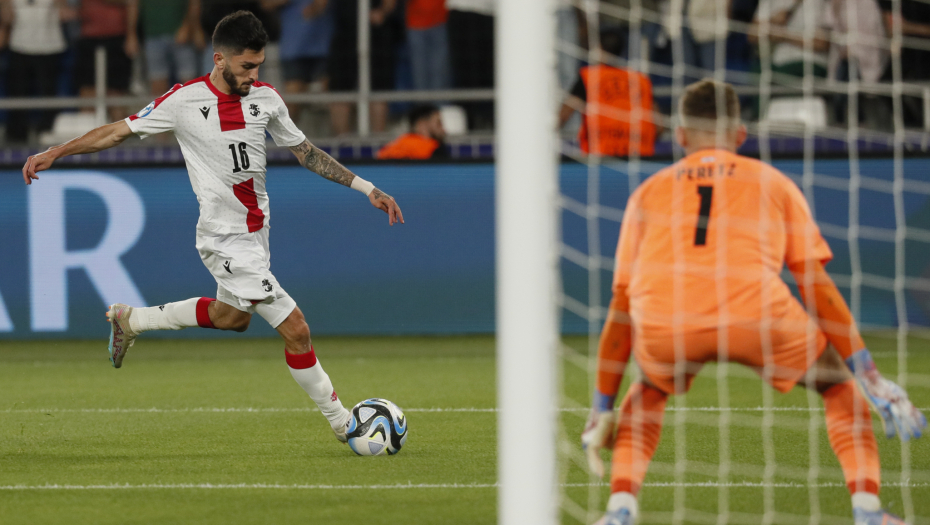 ZAMENIK ZVEZDINOG GOLMANA IDE U BAJERN Transfer u Minhen pravo niotkuda