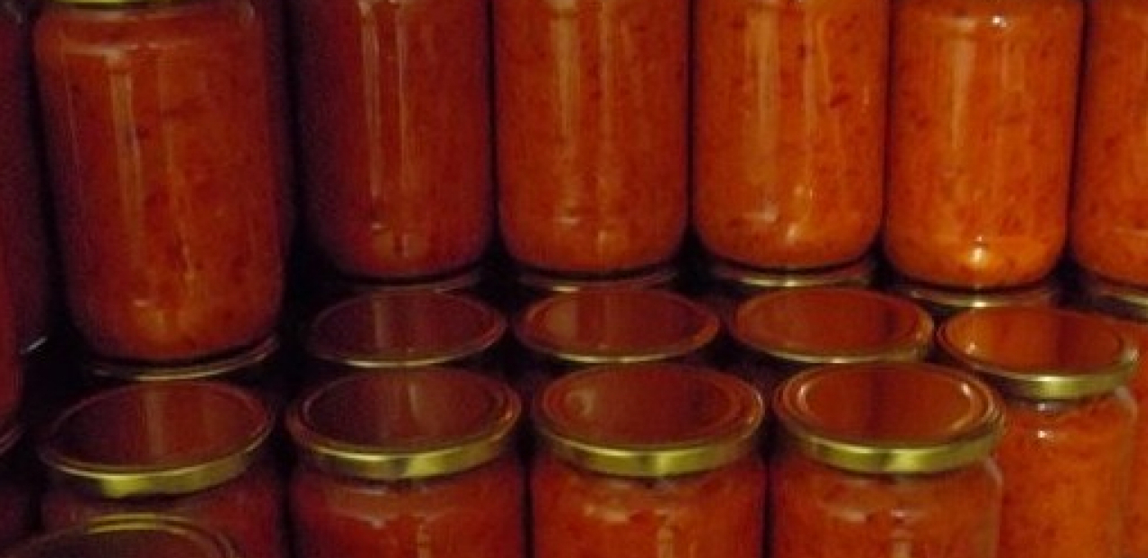 MIRIŠE NA SKUPO Priprema zimnice počela, kilogram paprike od 120 do 250 dinara: Tegla ajvara 700 dinara - ko ima živaca i vremena