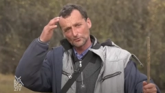 STEVAN SPAVA SA KRAVAMA JER NEMA KUĆU "Odbio bi i ženu i Dubai samo da bi ovako živeo"