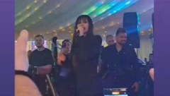 ZGRNULI BRDO LOVE Ceca i Aca na romskoj svadbi pod šatrom, novčanice samo lete!