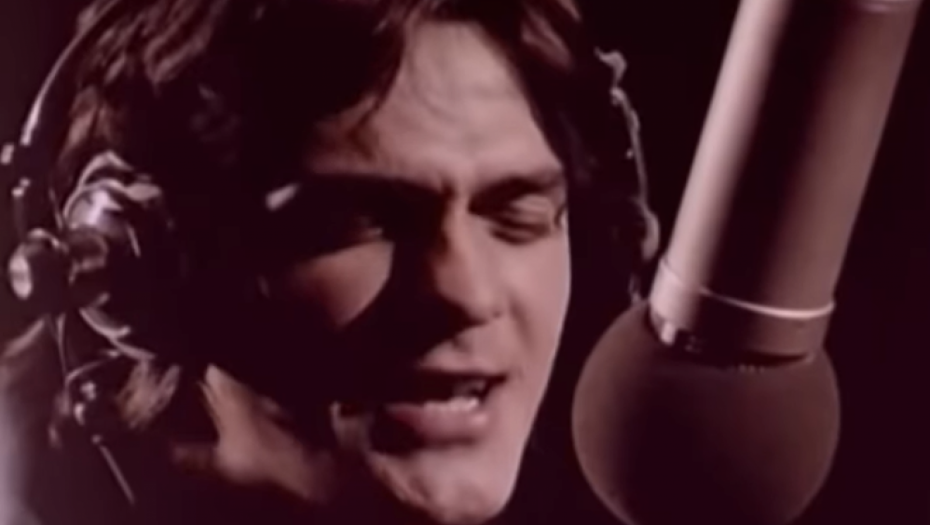 PROCURIO SNIMAK IZ 1977. GODINE Evo kako zvuči neobrađena pesma Čolinog hita, ovo je prava verzija (VIDEO)