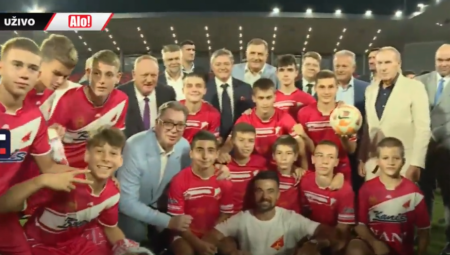 VUČIĆ SE OBRATIO JAVNOSTI Leskovac i narod na jugu zaslužuju ovakav stadion, jer vatreno navijaju za Srbiju! (FOTO/VIDEO)