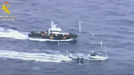 SRBI ŠVERCOVALI DVE TONE KOKAINA! Tovar otkriven na jedrilici u Atlantskom okeanu, deo ekipe uhapšen u Beogradu i Novom Sadu