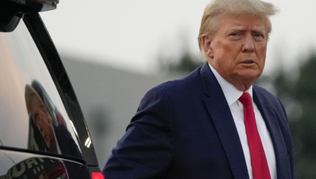 TRAMP OPTUŽEN ZA SILOVANJE U ROBNOJ KUĆI Zbog jedne stvari sud mu je zabranio da iskoristi predsednički imunitet