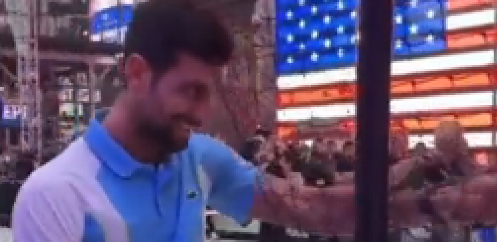 KAKAV HIT Novak mu je pružio ruku, a onda... (VIDEO)