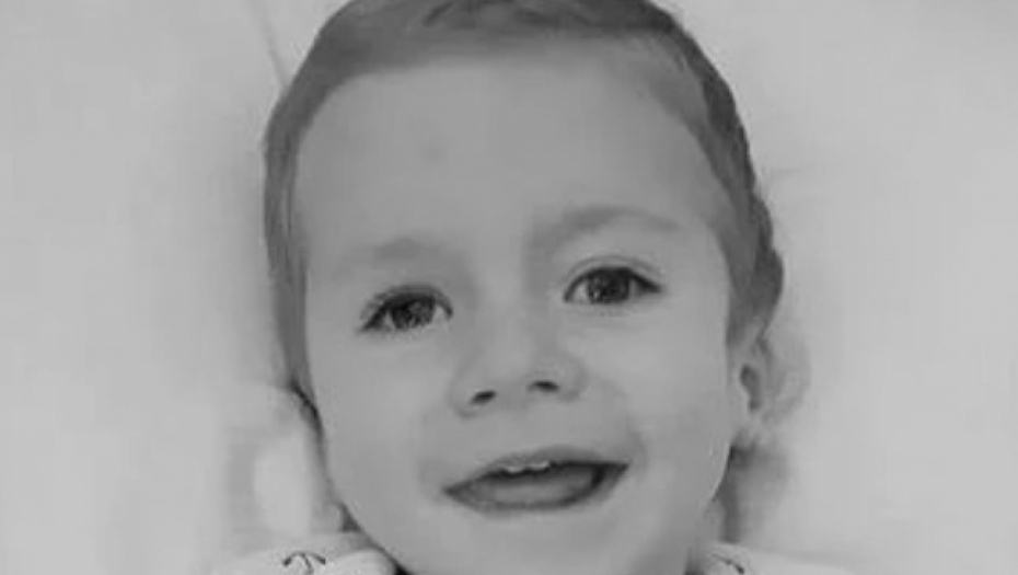 MALI LUKA (5) IZGUBIO NAJVAŽNIJU BITKU Preminuo dečak za čiji se život borila cela Srbija