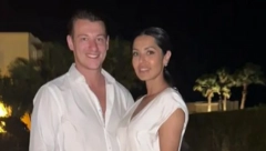 TANJA SAVIĆ OTPUTOVALA SA VERENIKOM Pevačica pokazala kako uživa sa Mukijem, objavila fotku iz aviona! (FOTO)