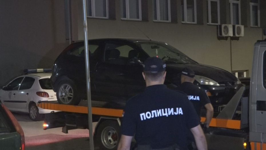 ULETEO MEĐU LJUDE BRZINOM OD 100 NA SAT Ovo su prvi snimci sa mesta stravičnog incidenta u centru Gornjeg Milanovca (FOTO)(VIDEO)