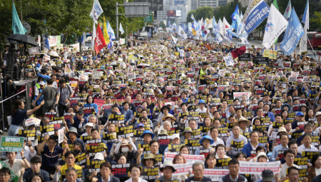 JUŽNA KOREJA NA NOGAMA Demonstranti zahtevaju da se spreči katastrofa, koja preti iz Japana (FOTO)