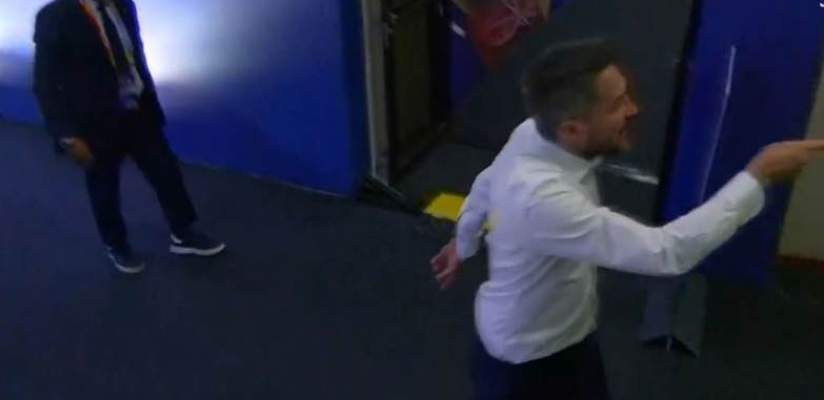 NEVIĐENI SKANDAL NA MUNDOBASKETU Trener psovao i pretio svima, obezbeđenje moralo da reaguje, isto je uradio i protiv Srbije (VIDEO)