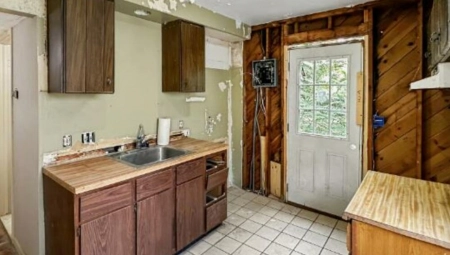 KUPIO JE KUĆU ZA MALO VIŠE OD 3.500 EVRA Sada je prodaje za 109 dinara, a ima 67 kvadrata, na ovu caku mnogi dobro prođu