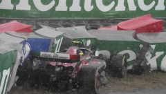 HAOS NA TRCI Prekinuta Velika nagrada Holandije, jedan vozač izleteo sa staze (FOTO)