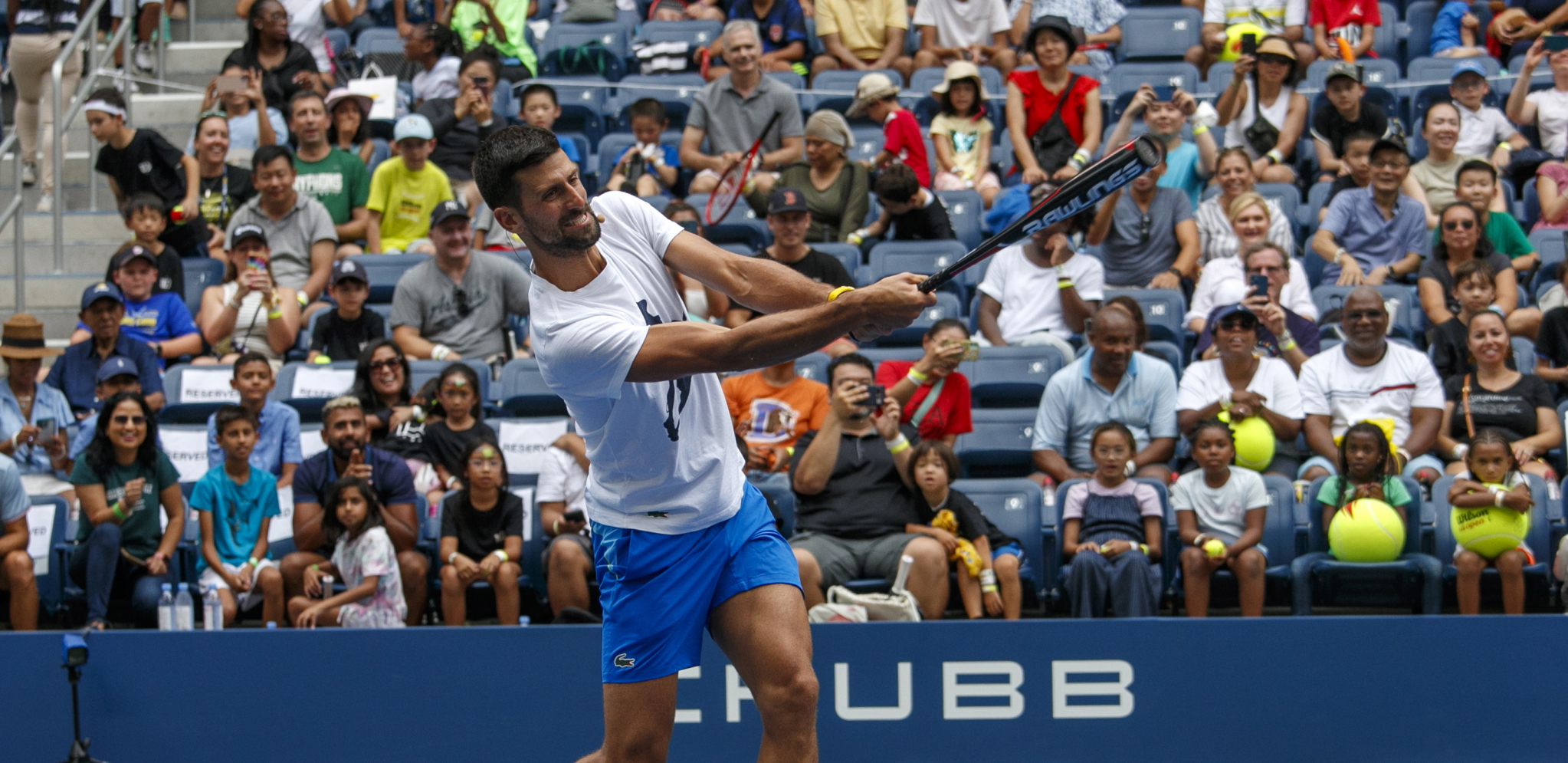 MAJSTOR NOLE Srbinu davali sve i svašta da udara lopticu, a on... Nepogrešiv!