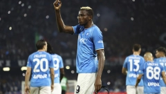 NAPOLI NASTAVIO PO STAROM, LACIO NE MOŽE BEZ SRBINA Osimen i ekipa sa pola gasa, Đenova se naslađivala u Rimu