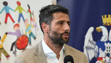 MODERAN PROSTOR ZA PONOS CELE SRBIJE Šapić otvorio sportsku halu i novoizgrađeni Centar za smeštaj dece i omladine ometene u razvoju (FOTO))