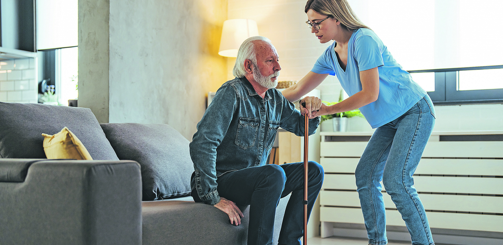 POVEĆANA NOVČANA NAKNADA ZA POMOĆ I NEGU DRUGOG LICA Dobija je 80.000 ljudi, evo koliko sada iznosi