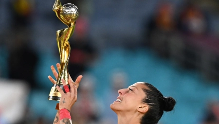 KRIMINALNI POLJUBAC Španiju drma haos: Krivična istraga, štrajk glađu u crkvi, podrška napastvovanoj Dženi i od Srbina