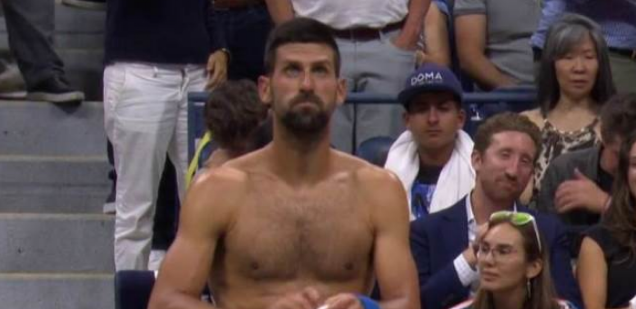 MNOGIMA JE OVO PROMAKLO Nole skinuo majicu, sada nedostaju dva bitna detalja, zašto je ovo uradio? (FOTO)