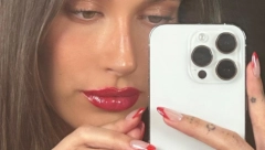 HEJLI BIBER POKORILA NJUJORK Tri stajlinga u crvenoj boji koja je vodeći trend ove jeseni