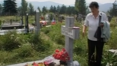 "GLEDALA SAM KAKO MI SILUJU ĆERKU OD 9 GODINA" Potresna ispovest Srpkinje kojoj su ubili dete tokom rata u BiH (VIDEO)