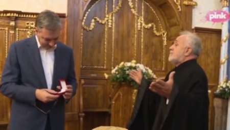 SVEŠTENIK: Bilo je ovde raznih vlasti, i pre Tita i posle Tita, ali vi ste jedini zasukali rukave!