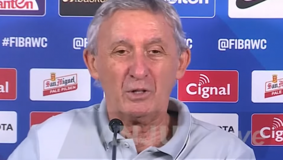 ŠOU PEŠIĆA NA KONFERENCIJI Selektor nasmejao sve: Raspitao sam se kakvi su kreveti, igrači spavaju odlično