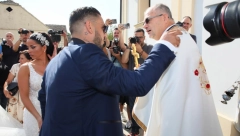 NEMOJ DA ME BRUKAŠ, IMAO SI SVE TE BRAKOVE... Sveštenik se obratio Darku Laziću, pa napravio opštu pometnju