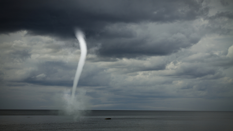 VODENE PIJAVICE HARAJU HRVATSKIM PRIMORJEM Snimljene na ovim mestima, nevreme sa Jadrana je već stiglo u Srbiju! (FOTO/VIDEO)