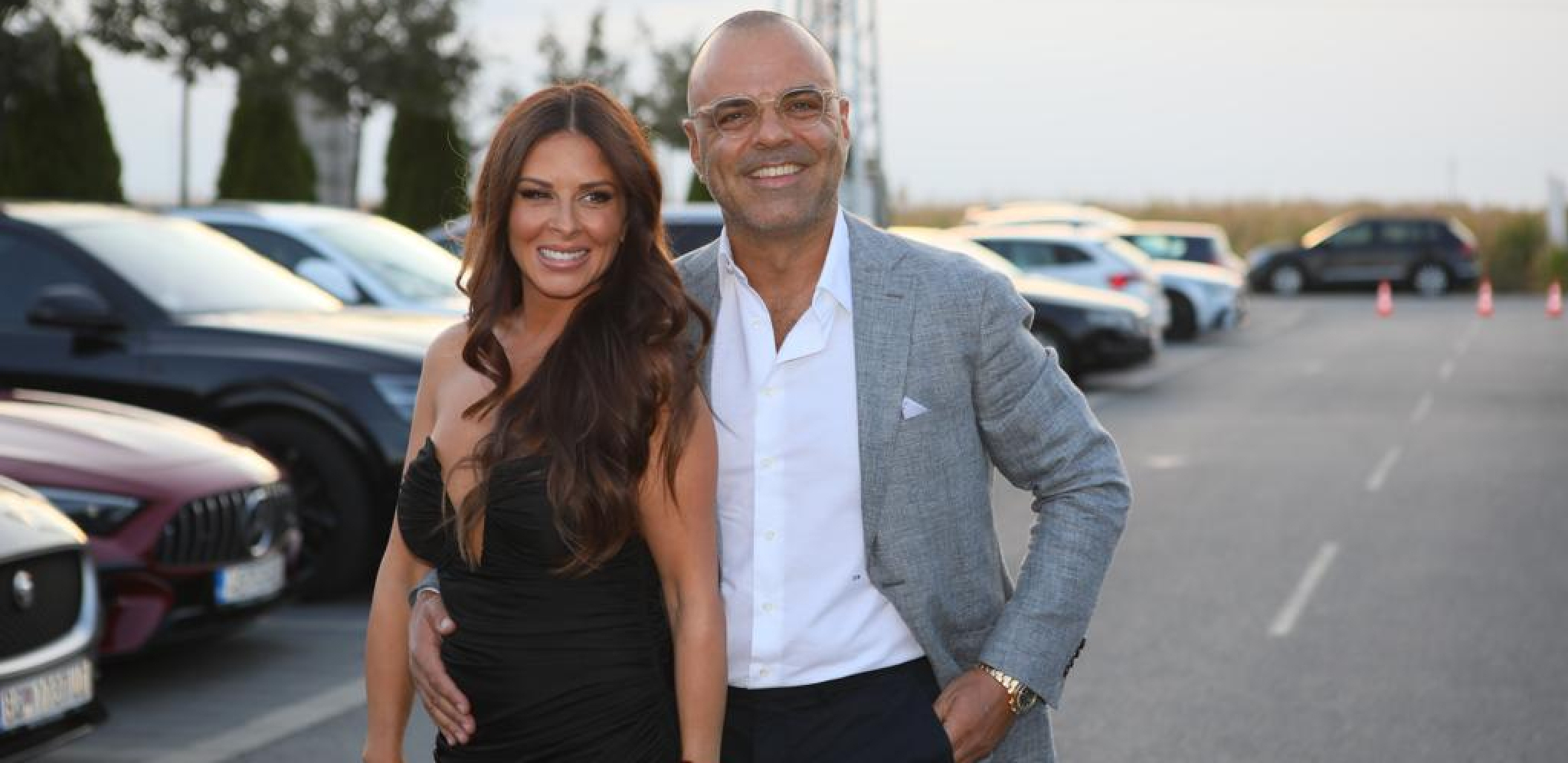 ANA SEVIĆ STIGLA NA VENČANJE BIVŠEG MUŽA! Prisutni u neverici, pevačica ne skida osmeh sa lica (VIDEO)