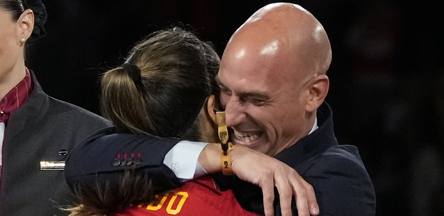 ŠPANSKA SAPUNICA Omraženi čelnik saveza organizovao orgije usred korone, otkrio ga rod rođeni