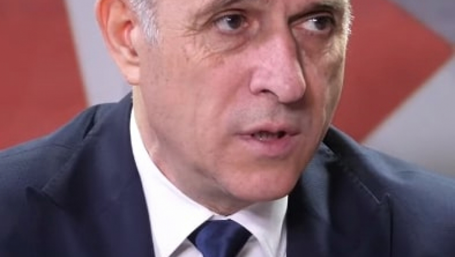 ĐILASOV PONOŠ JE ZVEZDA KURTIJEVIH MEDIJA Albanski portali se naslađuju jer je optužio Srbiju za bombardovanje 1999.