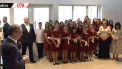 "AKVARIJUM?" Vučić upitao đake šta im je još potrebno, njihovi odgovori su sve nasmejali