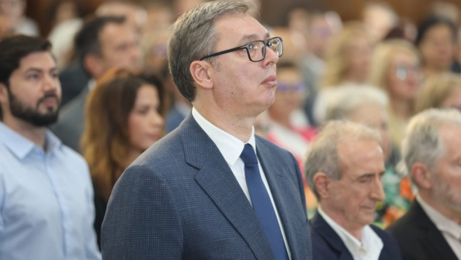 PONOS Predsednik Vučić čestitao košarkašima, nije zaboravio ni hrabrog Simanića