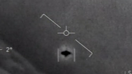 "LETEO JE NISKO, VELIKI KAO FUDBALSKI STADION" Bivši američki oficir opisao susret sa NLO: Svi smo bili uplašeni, nastao je haos